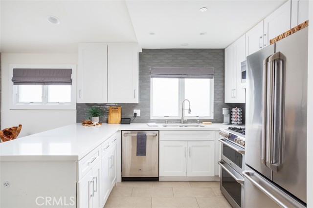 415 1/2 Marguerite Avenue, Corona del Mar CA: https://media.crmls.org/medias/a0f8d70f-e846-416b-a63d-d25449b15063.jpg