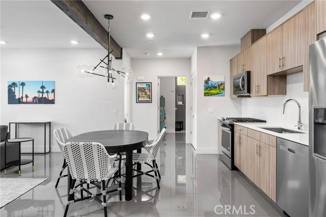 Detail Gallery Image 4 of 28 For 130 the, Palm Springs,  CA 92262 - 2 Beds | 2 Baths