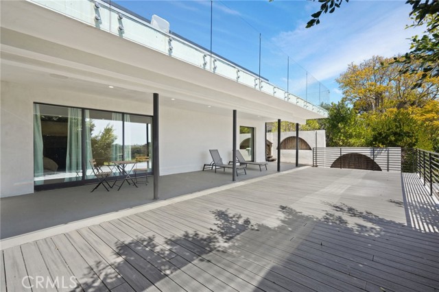 Detail Gallery Image 13 of 25 For 1812 Navy, Santa Monica,  CA 90405 - 5 Beds | 3 Baths