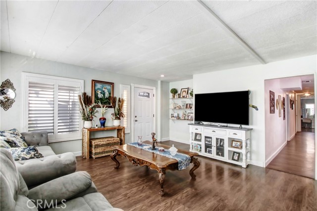 Detail Gallery Image 4 of 17 For 2851 S La Cadena Dr #22,  Colton,  CA 92324 - 3 Beds | 2 Baths