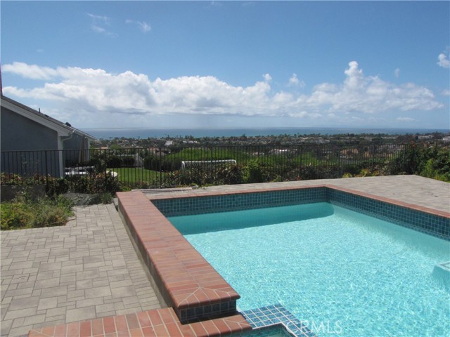 Detail Gallery Image 5 of 14 For 3009 Calle Frontera, San Clemente,  CA 92673 - 5 Beds | 2/1 Baths