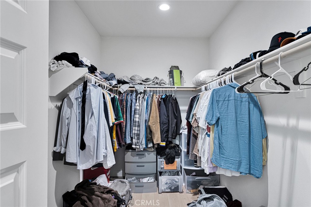 https://media.crmls.org/medias/a0fc1e74-66de-49b4-8cfc-3f9282e8c15e.jpg?preset=X-Large