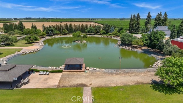 13715 E Nebraska Avenue, Kingsburg CA: https://media.crmls.org/medias/a0fc2f5d-f9c3-455c-b8b7-a4192ddd8fee.jpg