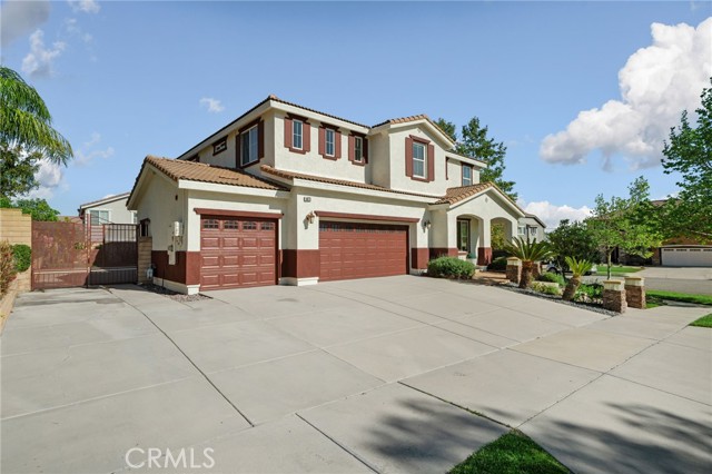 Detail Gallery Image 3 of 45 For 5073 Snowberry Dr, Fontana,  CA 92336 - 5 Beds | 4/1 Baths