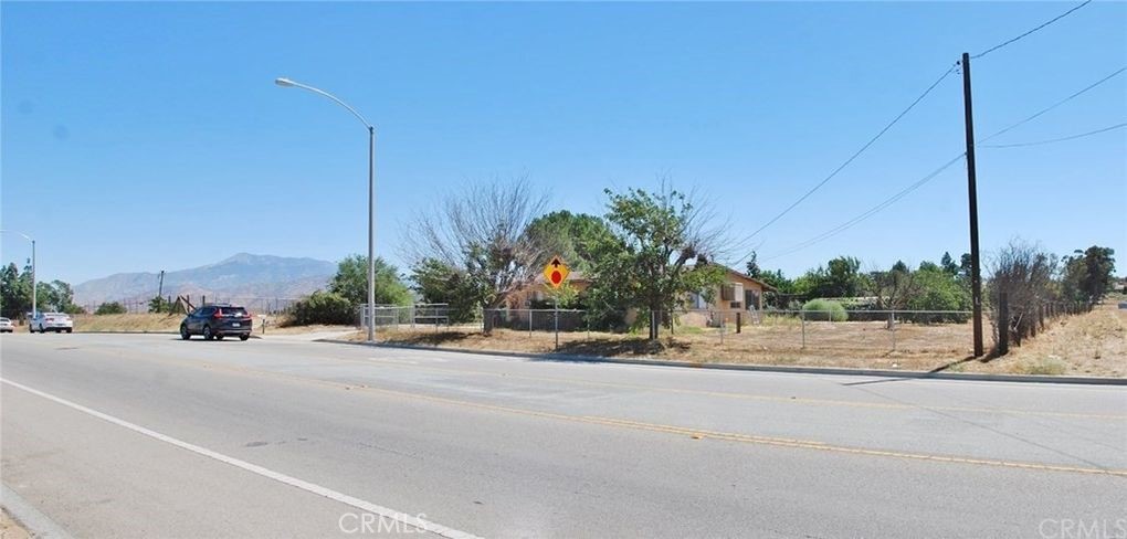 909 E 1st Street, Beaumont, CA 92223