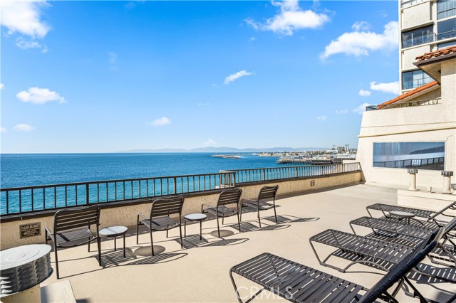 555 Esplanade, Redondo Beach, California 90277, 3 Bedrooms Bedrooms, ,3 BathroomsBathrooms,Residential,Sold,Esplanade,SB22021608