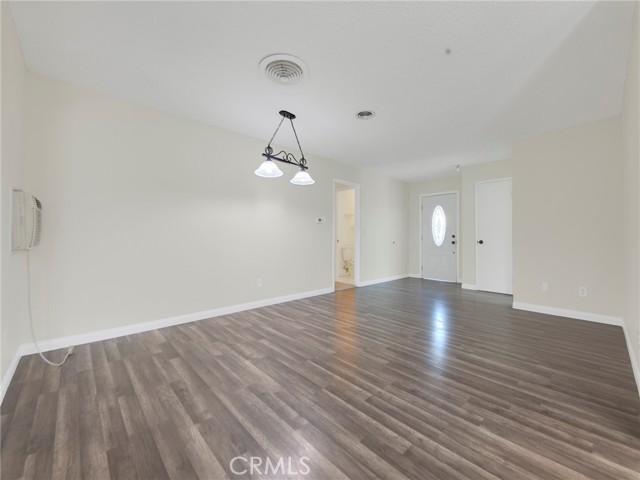 Detail Gallery Image 29 of 53 For 6215 Glide Ave, Woodland Hills,  CA 91367 - 4 Beds | 3 Baths