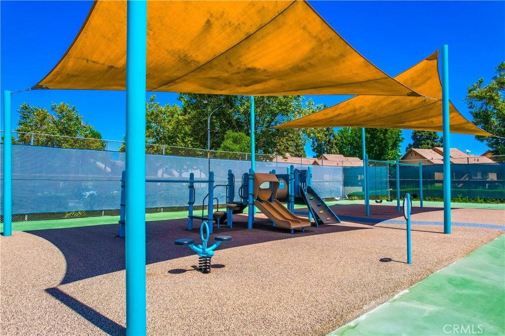 https://media.crmls.org/medias/a0fde175-90a8-49d8-acc9-5718684beefa.jpg?preset=X-Large