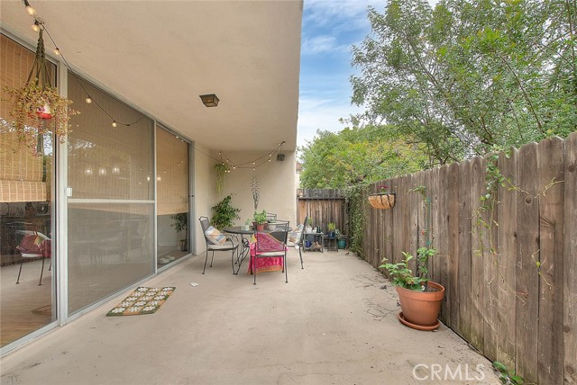 330 W California Boulevard, Pasadena CA: https://media.crmls.org/medias/a0fefba0-fed3-44c5-9e8f-baade7713731.jpg