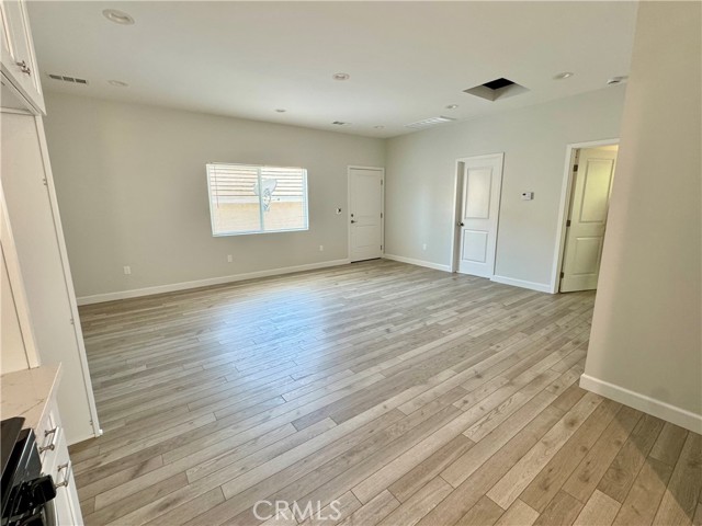 Image 21 of 23 For 959 Kenwood  