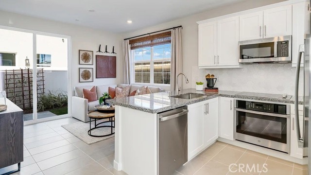 Detail Gallery Image 2 of 22 For 2606 E Lincoln Paseo, Ontario,  CA 91762 - 2 Beds | 2/1 Baths