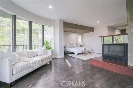 Detail Gallery Image 23 of 28 For 11411 Decente Ct, Studio City,  CA 91604 - 5 Beds | 5/1 Baths