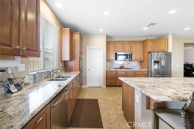 Detail Gallery Image 14 of 74 For 35638 Desert Rose Way, Lake Elsinore,  CA 92532 - 3 Beds | 2 Baths