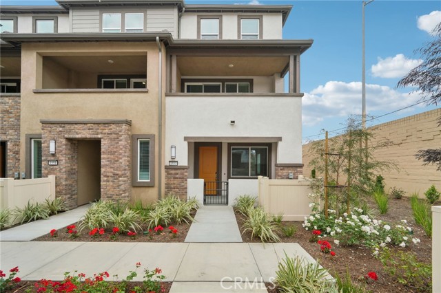 1553 Stratus Drive, Pomona CA: https://media.crmls.org/medias/a10265d8-a6c8-4475-b08c-5d18162db77d.jpg