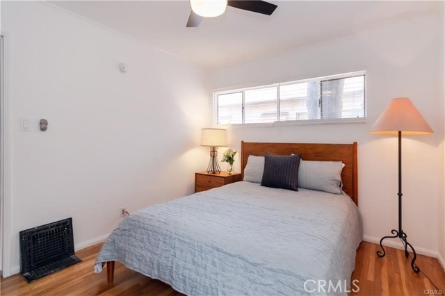 Detail Gallery Image 9 of 13 For 4266 Troost, Studio City,  CA 91604 - 1 Beds | 1 Baths