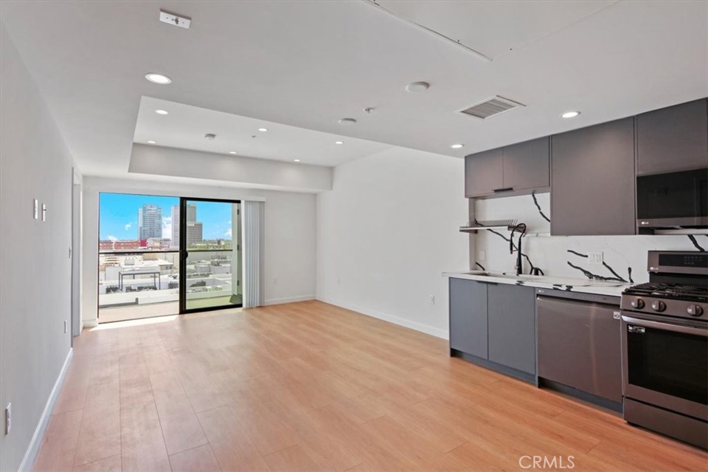 321 S Oxford Avenue #606