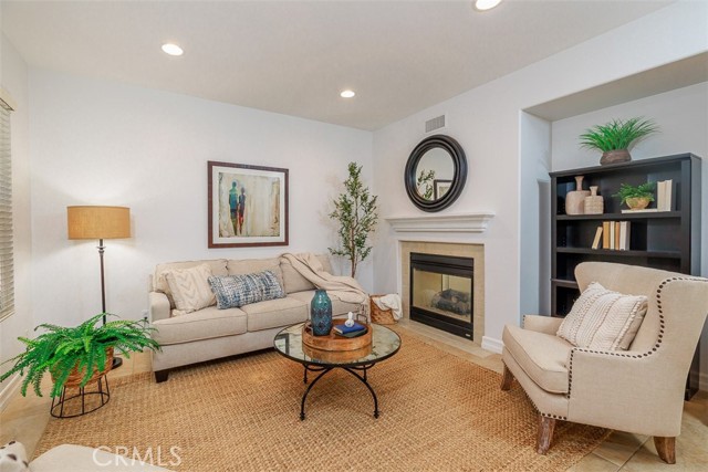72 Orange Blossom, Ladera Ranch CA: https://media.crmls.org/medias/a103bfd3-3657-4ccf-bc93-fad90b556df7.jpg