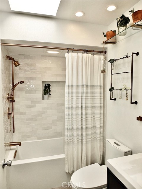 Detail Gallery Image 11 of 25 For 3600 E 4th #305,  Long Beach,  CA 90814 - 2 Beds | 2 Baths