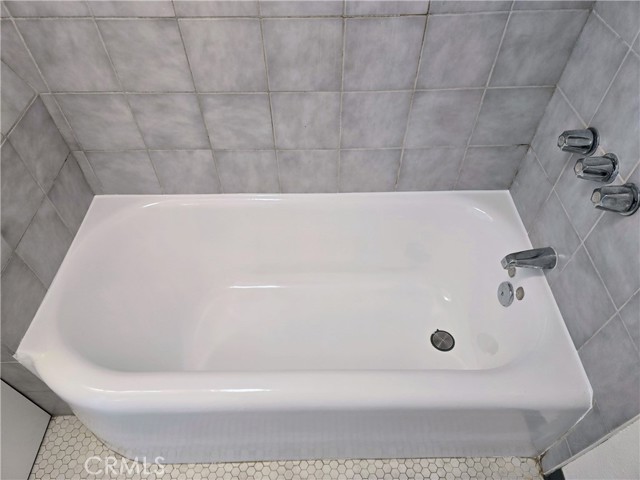 455 E Ocean Blvd, Long Beach CA: https://media.crmls.org/medias/a104944b-39a1-485f-9ede-0414f1dd4516.jpg