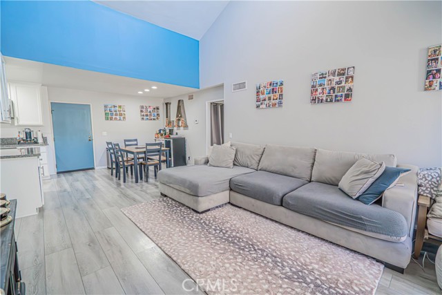Detail Gallery Image 17 of 56 For 4239 via Arbolada #303,  Los Angeles,  CA 90042 - 2 Beds | 2 Baths