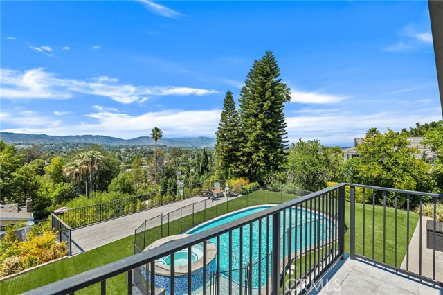 23241 Aetna Street, Woodland Hills CA: https://media.crmls.org/medias/a104a532-c2cf-4aaa-9568-e5745e5634a4.jpg