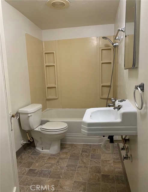1326 Mulberry Street, Chico CA: https://media.crmls.org/medias/a1076022-2988-4fa7-aa59-62d16e4a0ca4.jpg