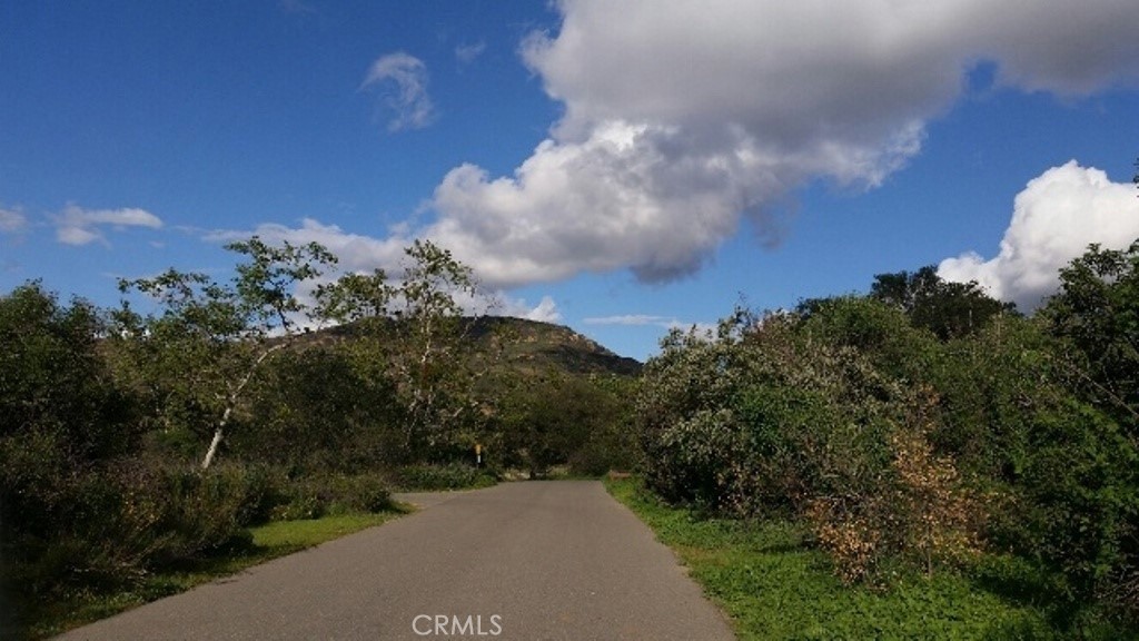 https://media.crmls.org/medias/a10807e9-8fb3-4ae9-bf2e-11e345981c16.jpg?preset=X-Large