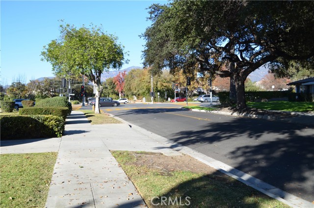 Detail Gallery Image 29 of 31 For 1365 Bradbury Rd, San Marino,  CA 91108 - 4 Beds | 4 Baths