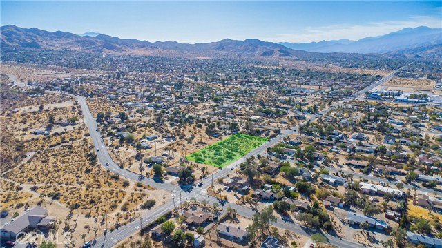 Detail Gallery Image 4 of 10 For 57157 Onaga Trl, Yucca Valley,  CA 92284 - – Beds | – Baths