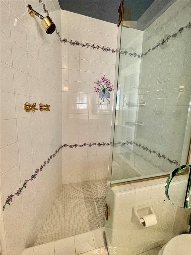 https://media.crmls.org/medias/a10ad394-0232-422d-b49f-68bc3ed319fd.jpg?preset=X-Large