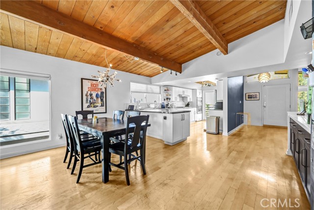 Detail Gallery Image 12 of 27 For 3830 Buena Park Dr, Studio City,  CA 91604 - 3 Beds | 3 Baths