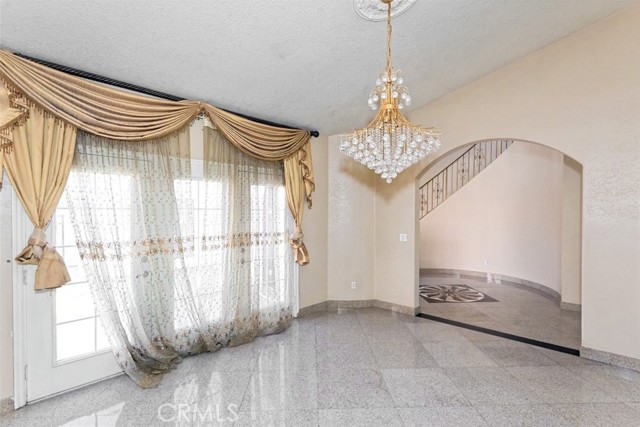 Detail Gallery Image 13 of 45 For 13030 Caspian, Victorville,  CA 92395 - 4 Beds | 3 Baths