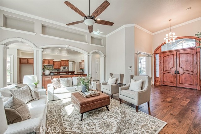 Detail Gallery Image 7 of 28 For 12437 N via Tuscania, Clovis,  CA 93619 - 5 Beds | 3/1 Baths