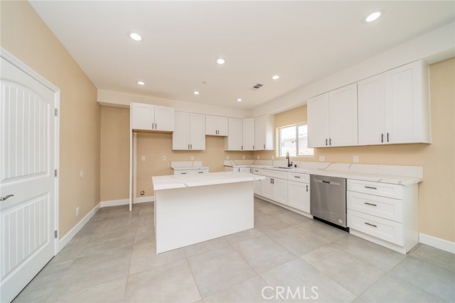 555 N Meridian Avenue, San Bernardino CA: https://media.crmls.org/medias/a10d634e-6f9c-4542-af5a-3a6e6e35bc75.jpg