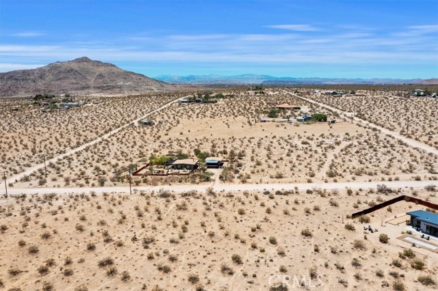 62171 Campanula Street, Joshua Tree CA: https://media.crmls.org/medias/a10dd32a-e65b-472e-a05f-2a74deed3907.jpg