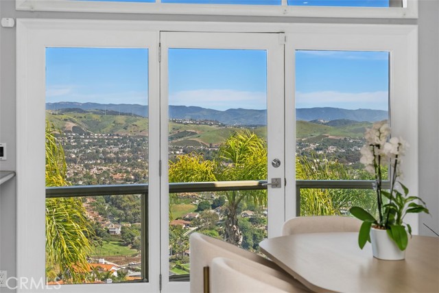 Detail Gallery Image 18 of 70 For 22 Cresta Del Sol, San Clemente,  CA 92673 - 5 Beds | 5/1 Baths