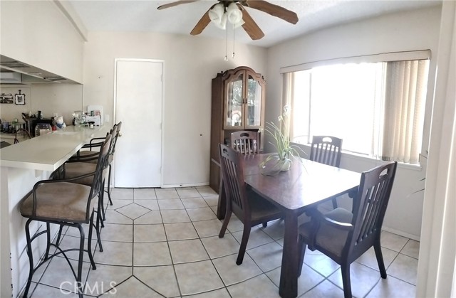 Detail Gallery Image 7 of 13 For 5062 Tripoli Ave, Los Alamitos,  CA 90720 - 4 Beds | 2 Baths