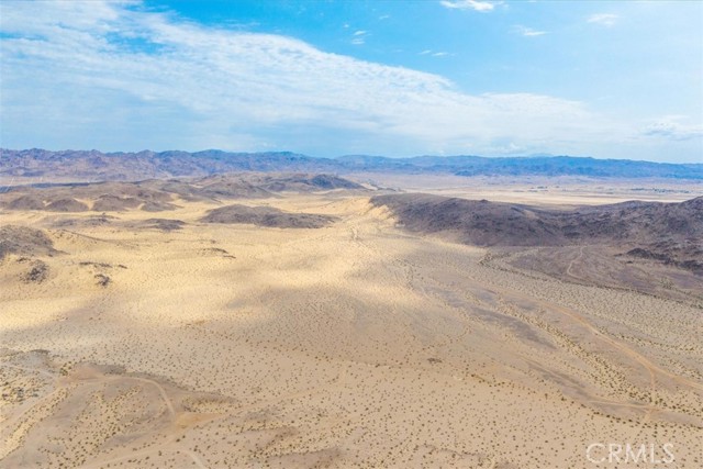 67859 Valle Vista Road, 29 Palms CA: https://media.crmls.org/medias/a10e71f7-b476-47a6-9e74-4c1ed6b6ff67.jpg