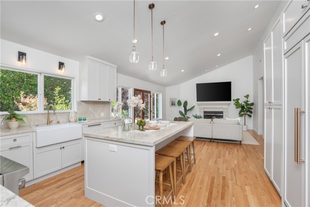 1247 Journeys End Drive, La Canada Flintridge CA: https://media.crmls.org/medias/a10eafd2-0eba-4fbd-927a-89af17212639.jpg