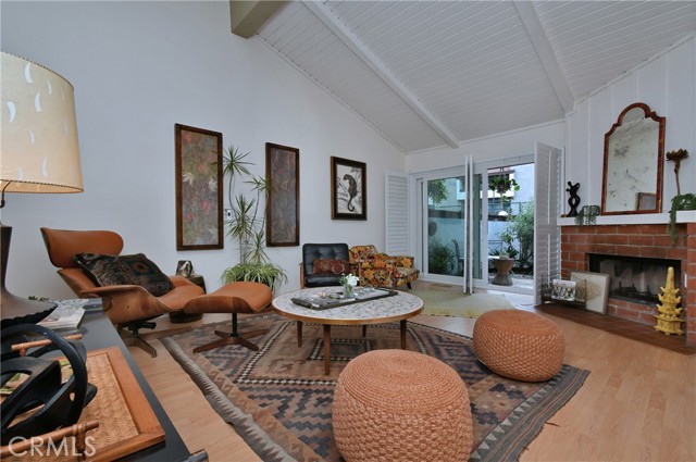 Detail Gallery Image 9 of 64 For 6265 Canoga #53,  Woodland Hills,  CA 91367 - 2 Beds | 2/1 Baths