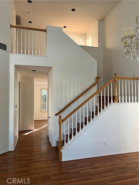 Detail Gallery Image 10 of 24 For 23616 Clearidge Dr, Valencia,  CA 91354 - 5 Beds | 3 Baths
