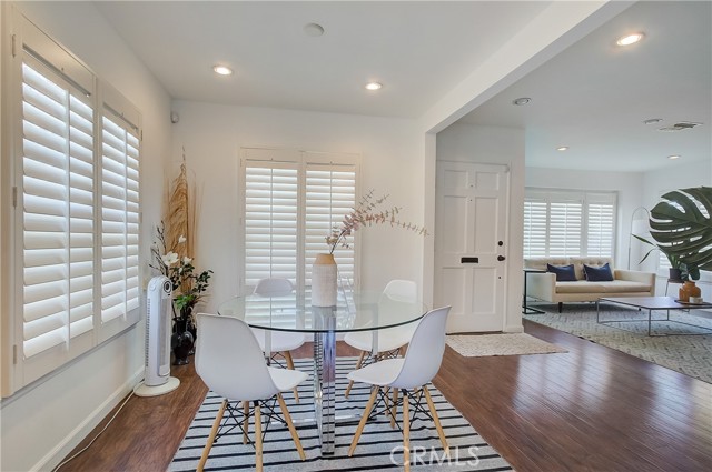 17532 Kittridge Street photo 5