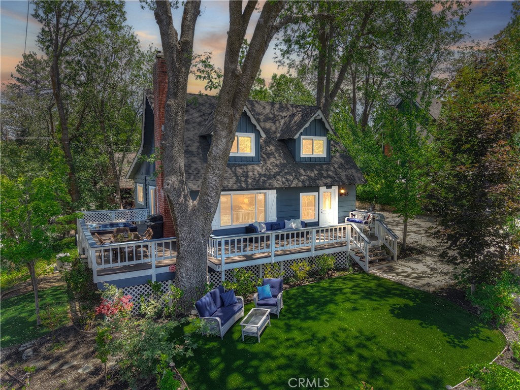 425 Heliotrope Drive