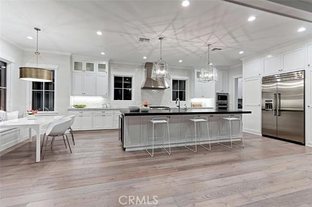 Note the gleaming stainless Thermador appliances