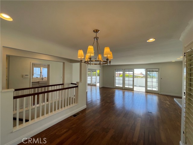 Detail Gallery Image 12 of 29 For 952 2nd. Street, Manhattan Beach,  CA 90266 - 5 Beds | 3 Baths