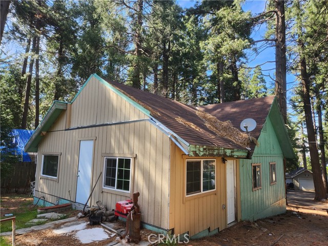 23913 Inspiration Road, Crestline CA: https://media.crmls.org/medias/a11218bd-89cd-4847-9575-1f3cad61eb10.jpg