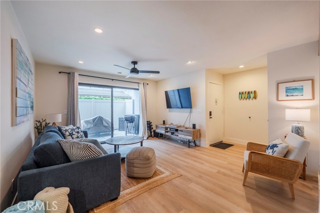 Detail Gallery Image 12 of 41 For 215 Wichita Ave #106,  Huntington Beach,  CA 92648 - 1 Beds | 1 Baths
