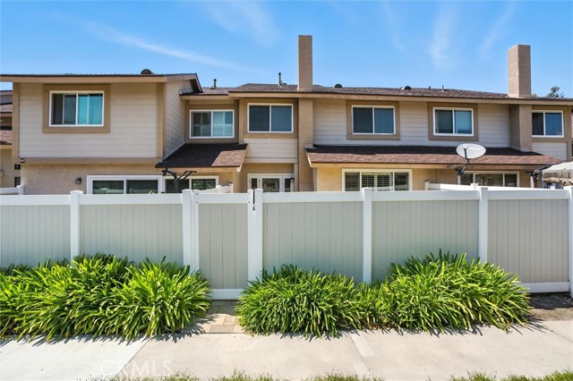21434 Cypresswood, Lake Forest CA: https://media.crmls.org/medias/a1125d75-1931-4da4-867b-2f03ade4a2e3.jpg