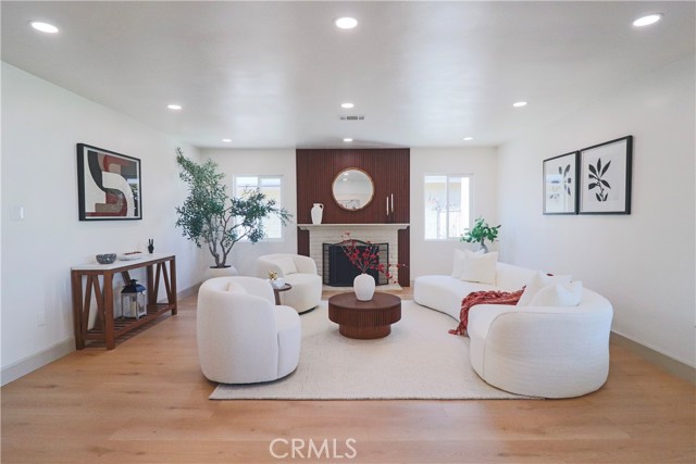 Front Image Thumbnail for CROC25245459