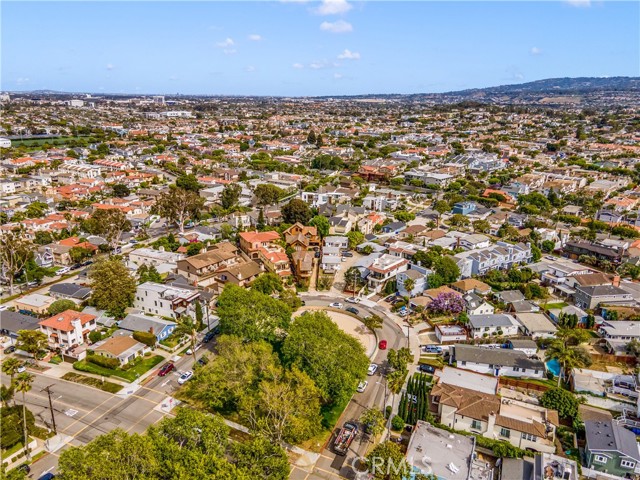 638 Vincent Park, Redondo Beach, California 90277, 4 Bedrooms Bedrooms, ,3 BathroomsBathrooms,Residential,Sold,Vincent Park,SB22135337